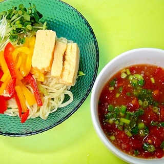 パプリカとたまご焼き乗せ☆トマトつけ麺